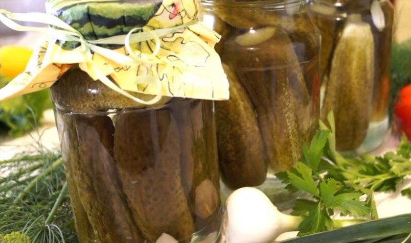 Секреты сладких маринованных огурцов, которые исчезают в считанные дни