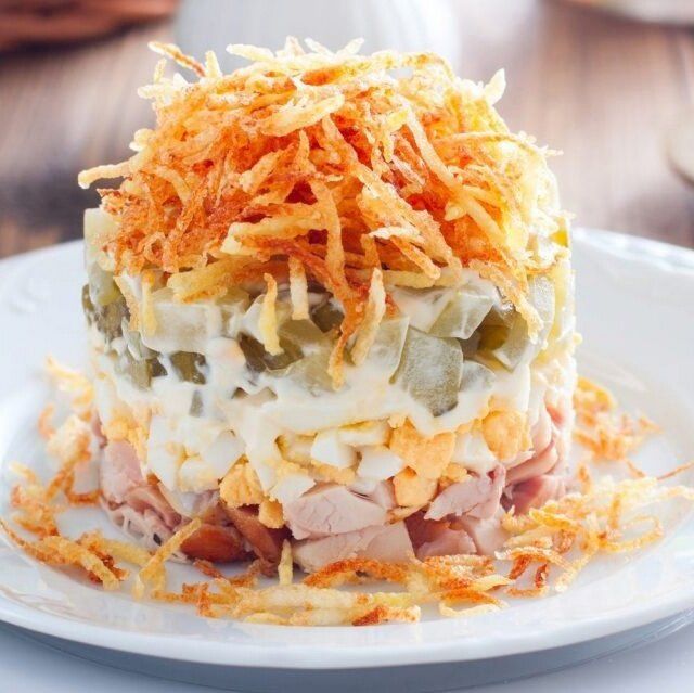 Салат с хрустящими картошечками: идеальный угощение для вечера