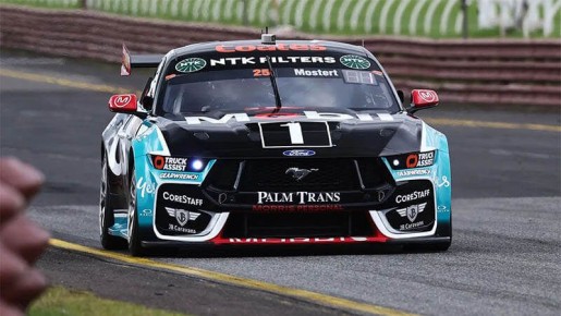 Мостер завоевал место в гранд-финале Supercars, уверенно выиграв в Сандауне