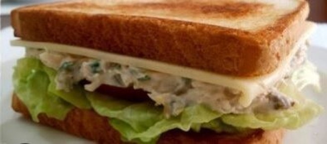 Нежный куриный сэндвич: идеальный перекус на каждый день