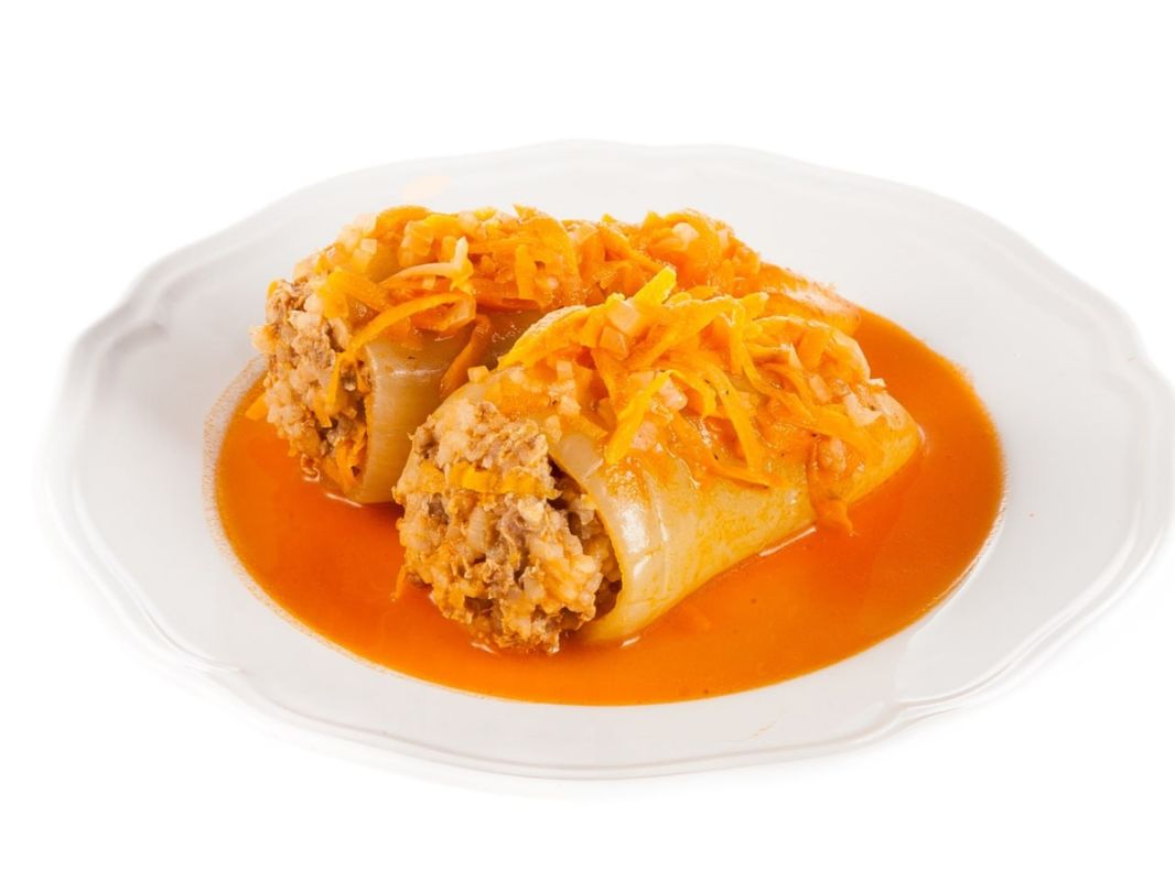 Классика домашних ужинов: фаршированные перцы с мясом и рисом