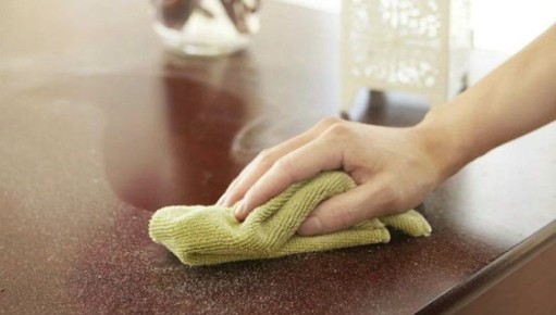 Как вернуть квартире чистоту после летнего отдыха: советы по уборке