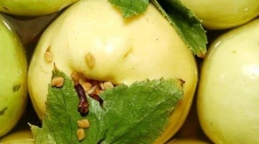 Моченые яблоки: идеальный зимний десерт для здоровья