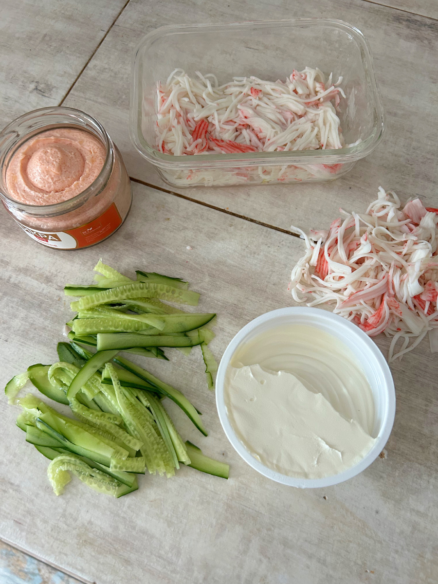 Суши-торт с крабовыми палочками: оригинальный рецепт на закуску