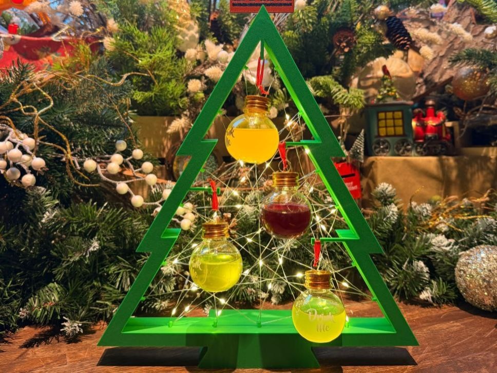 Новый взгляд на новогодние традиции: алко-елка от шеф-бармена Megobari