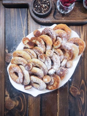 Нежные творожные колечки для уютного завтрака