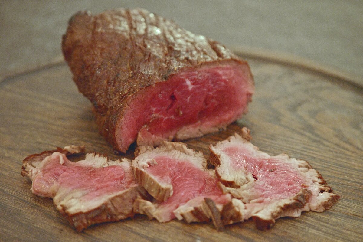 Как приготовить ростбиф на мангале: секреты шеф-повара