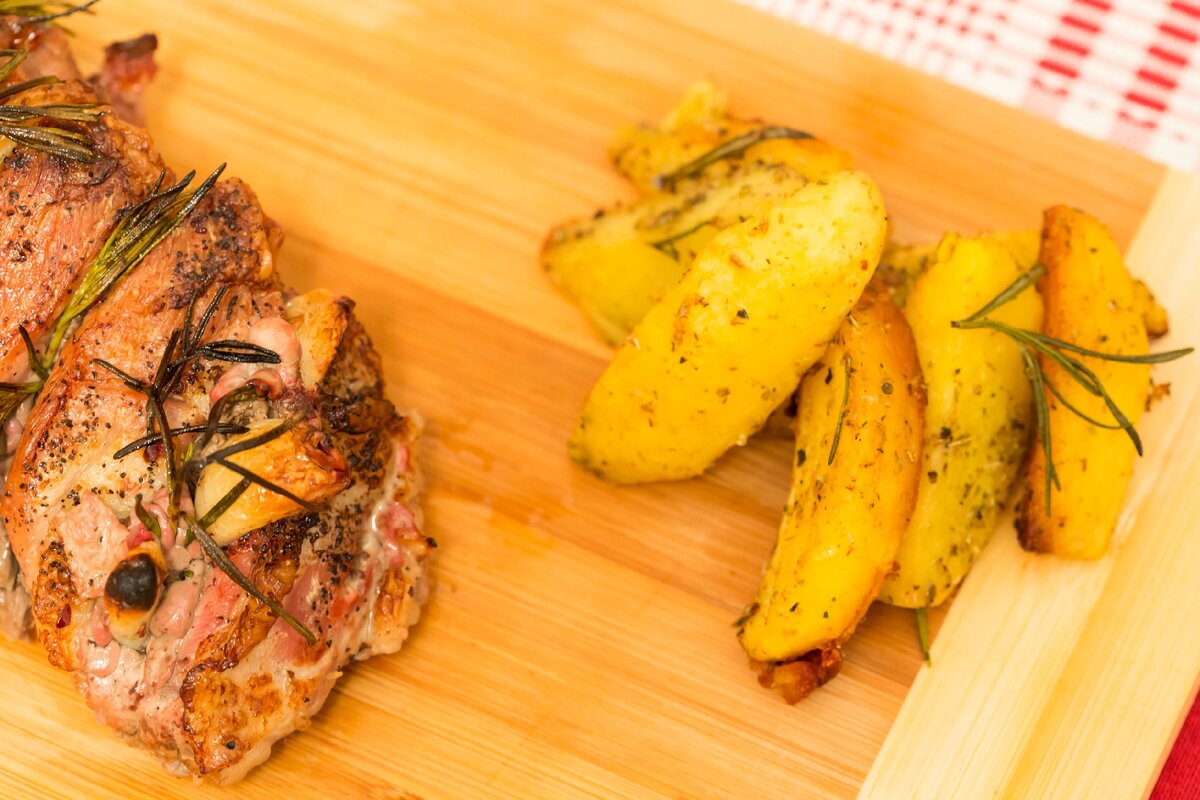 Запеченные ребра с картошкой: идеальное блюдо для уютного вечера