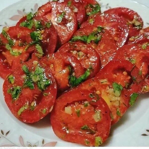 Пикантные маринованные помидоры по-итальянски