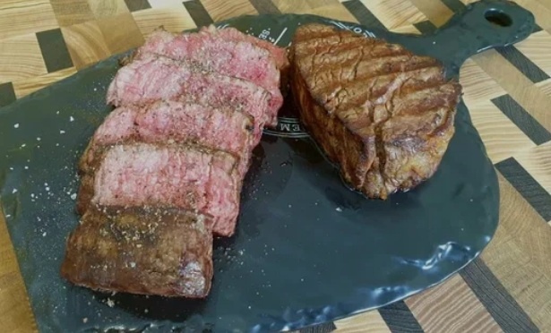 Как приготовить идеальный стейк из мраморной говядины на сковороде