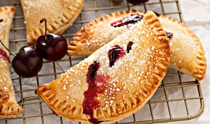 Вишнёвые пирожки: от лета с любовью