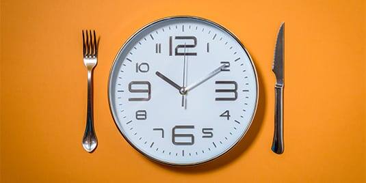Как регулярное питание по расписанию меняет ваш организм