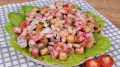 Как приготовить вкусный салат с помидорами и сухариками: простой рецепт на каждый день