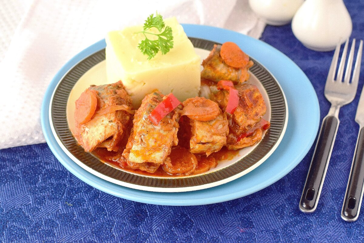 Скумбрия с овощами: быстрое любимое блюдо