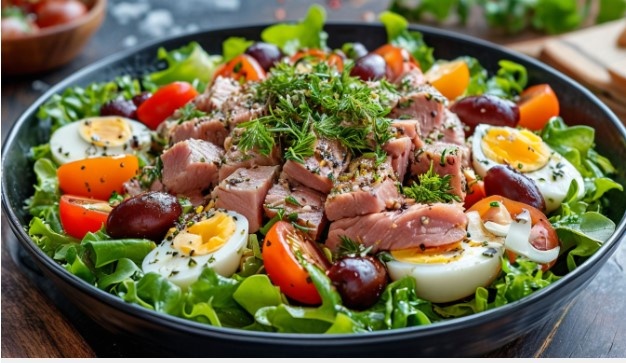 Салат Нисуаз: Кулинарное Вдохновение Лазурного Берега