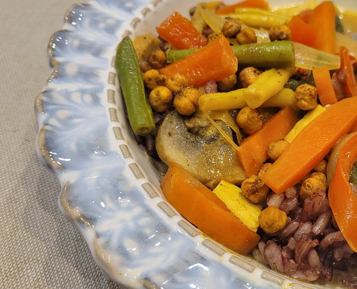 Нутовое карри с тофу: согревающее веганское наслаждение