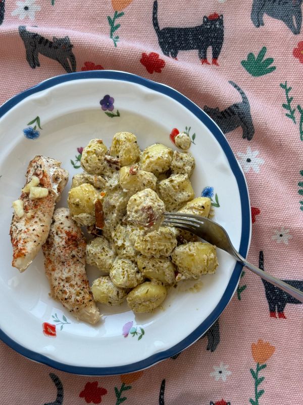 Итальянский вкус на вашей кухне: ньокки с вялеными томатами и песто