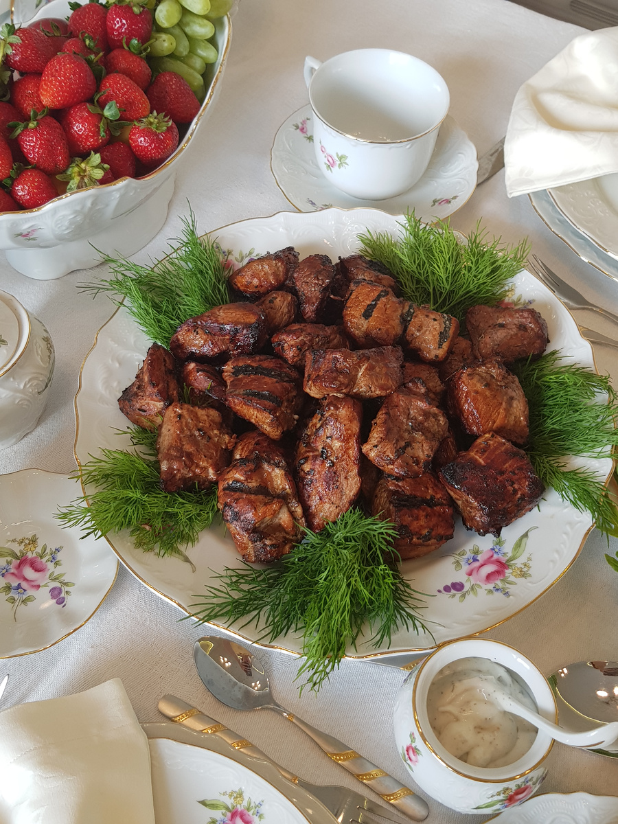 Вкусное завершение лета: свинина на углях для всей семьи