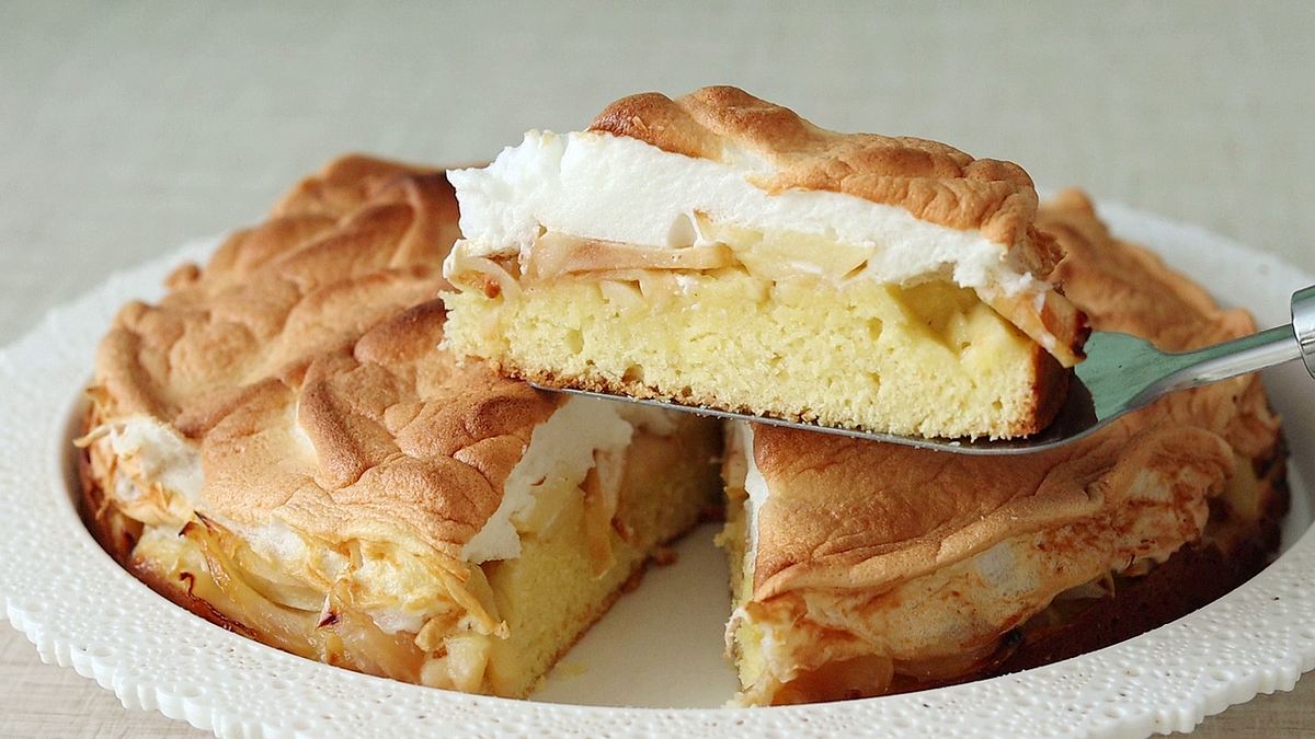 Нежный яблочный пирог, который станет звездой вашего стола