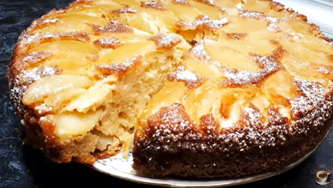 Непревзойденный яблочный пирог на кефире: легкость и высший вкус за 20 минут