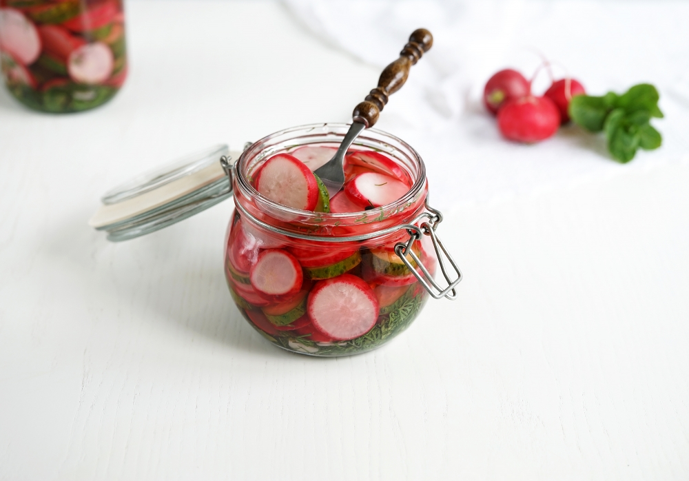 Маринованный редис: восхитительная закуска, которая украсит любой стол