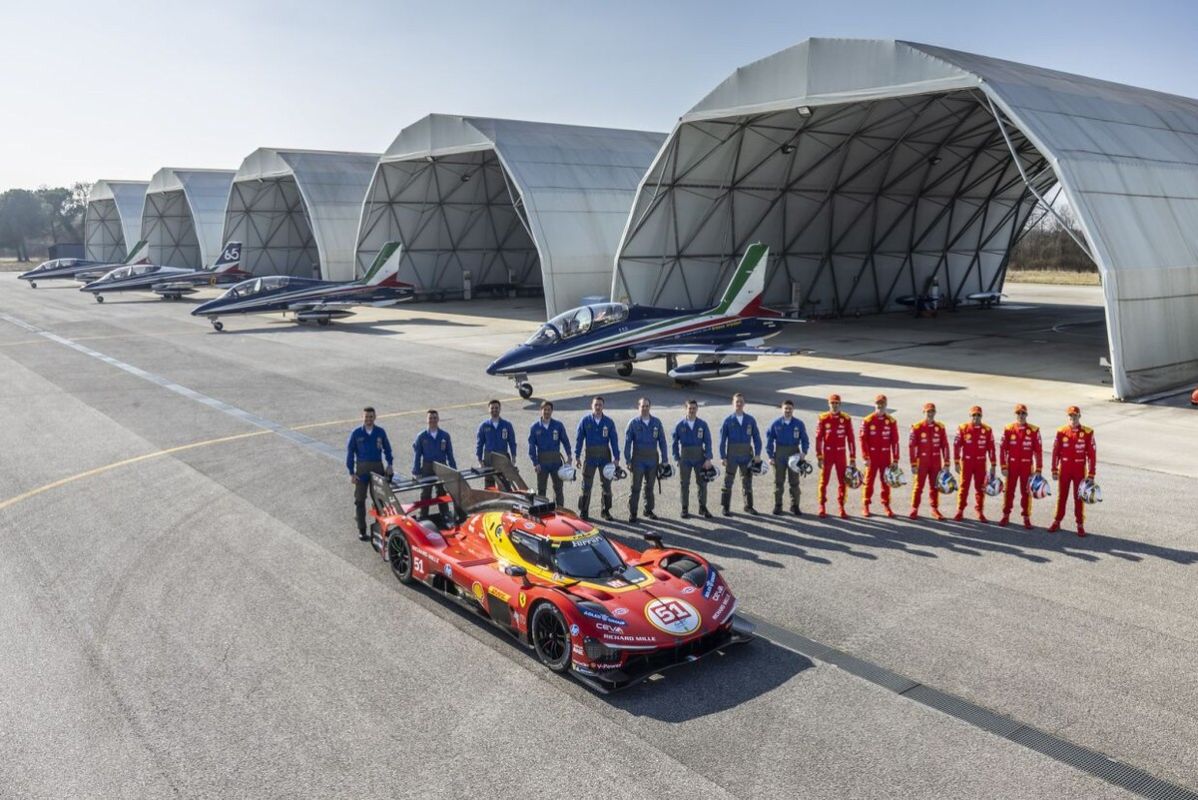 Феррари и «Фречче Триколори»: захватывающее слияние скорости и высоты