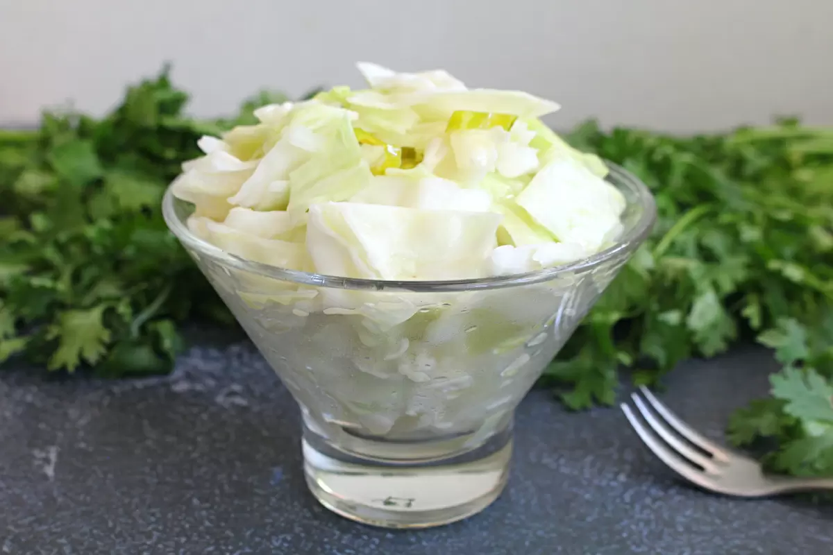Маринованная капуста за пару часов: просто, быстро и вкусно