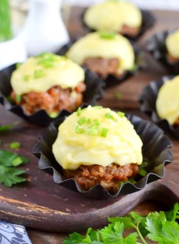 Необычные котлеты с картофельным пюре и сыром