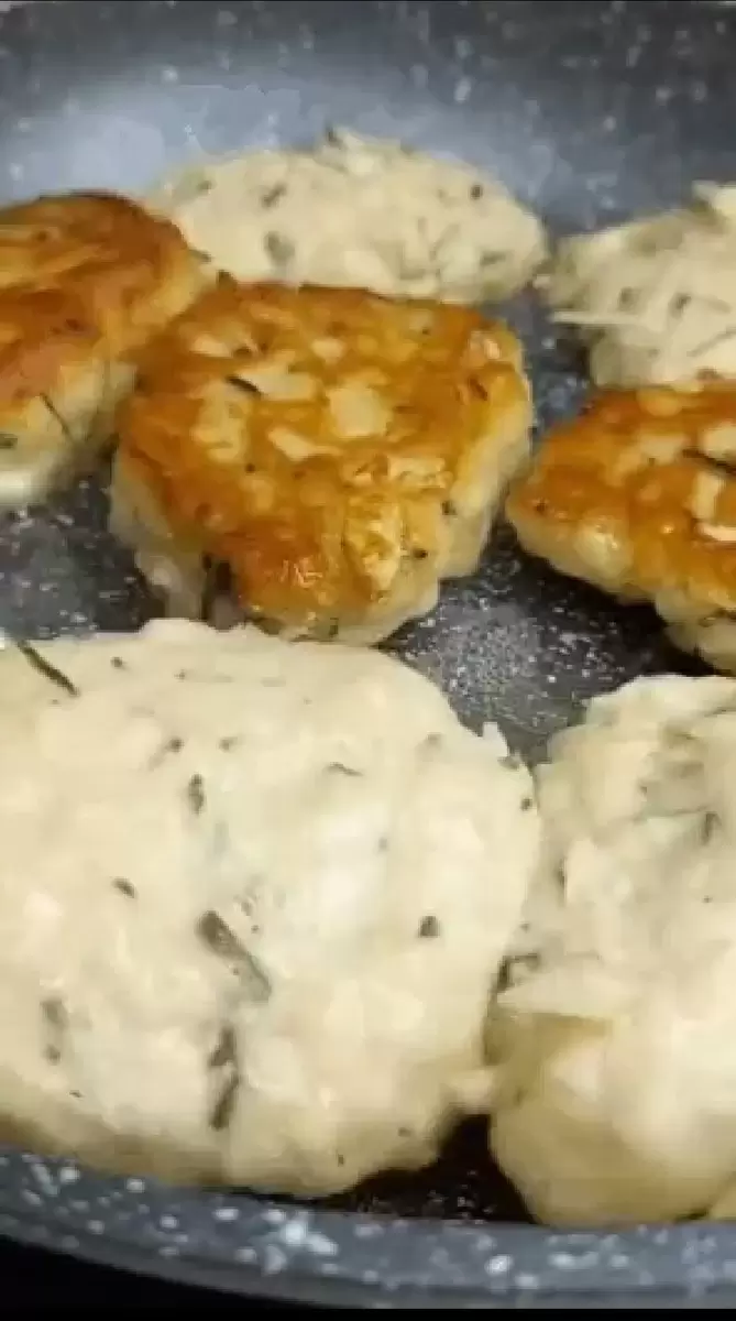 Пышные капустные оладьи