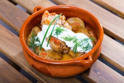 Голубцы в духовке в горшочке