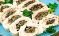 Восхитительный рулет из куриного филе с грибами и ароматным йогуртовым маринадом