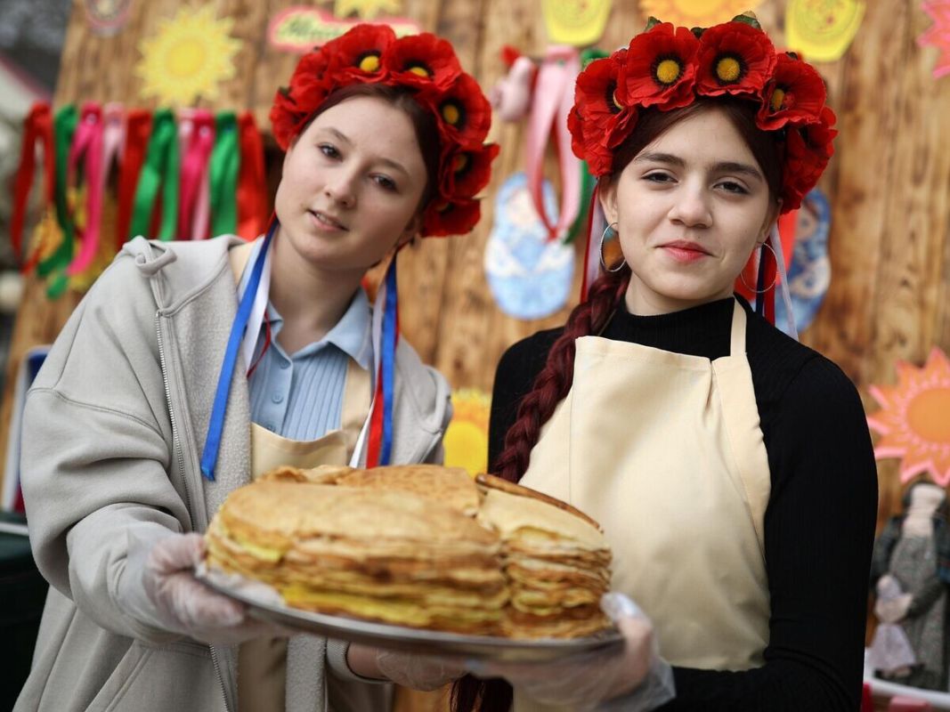 Блины на Масленицу 2026: секреты и рецепты для праздничного стола