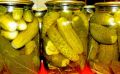 Огурцы в банках с бочковым хрустом: простой способ зимней закуски
