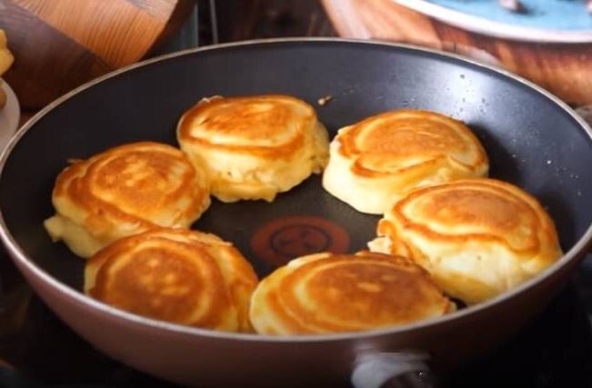 Нежные оладьи с яблоками: секреты нежности и пышности